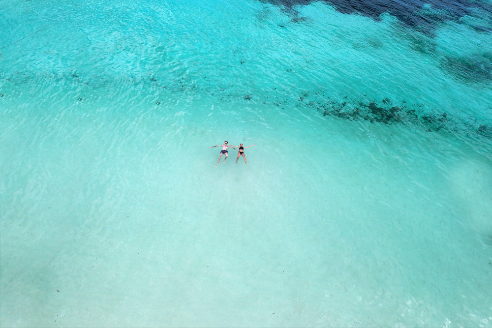 How To Stay Healthy While Traveling: 46 Tips